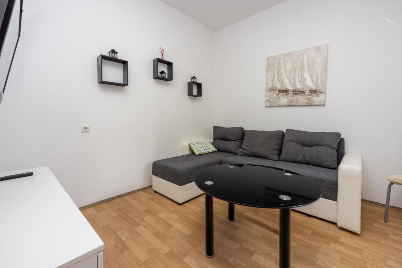 Apartments Lilin Crikvenica Exterior photo